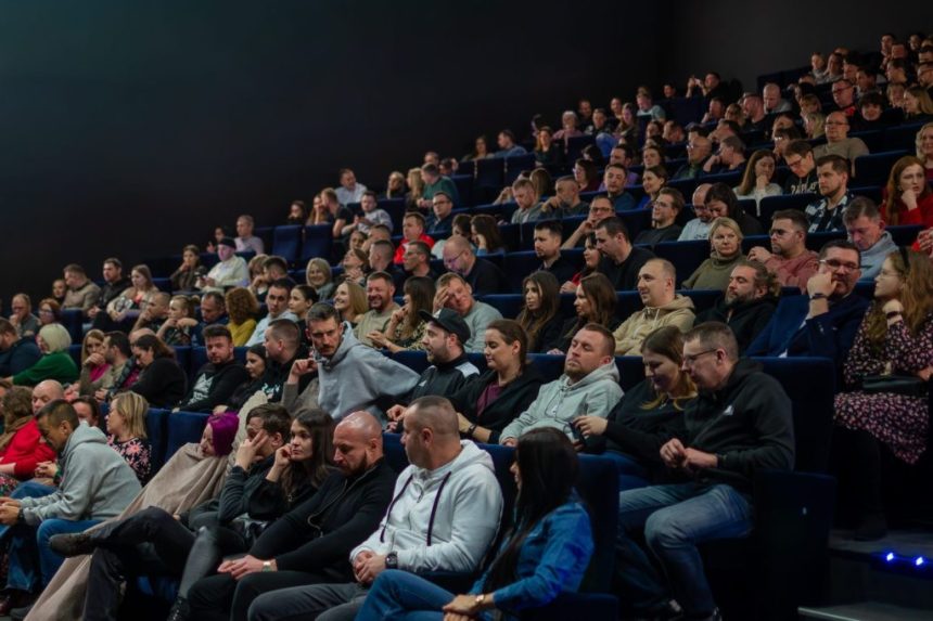 Błażej Krajewski podczas występu „Human”
