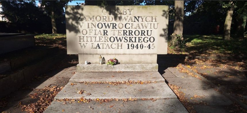 Pomnik ofiar II wojny światowej przy ul. Marulewskiej w Inowrocławiu